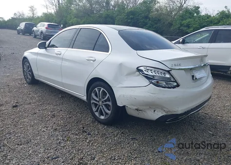 2016 Mercedes-Benz C 300 4Matic/Luxury 4Matic/Sport 4Matic from USA, damaged, VIN 55SWF4KBXGU127315